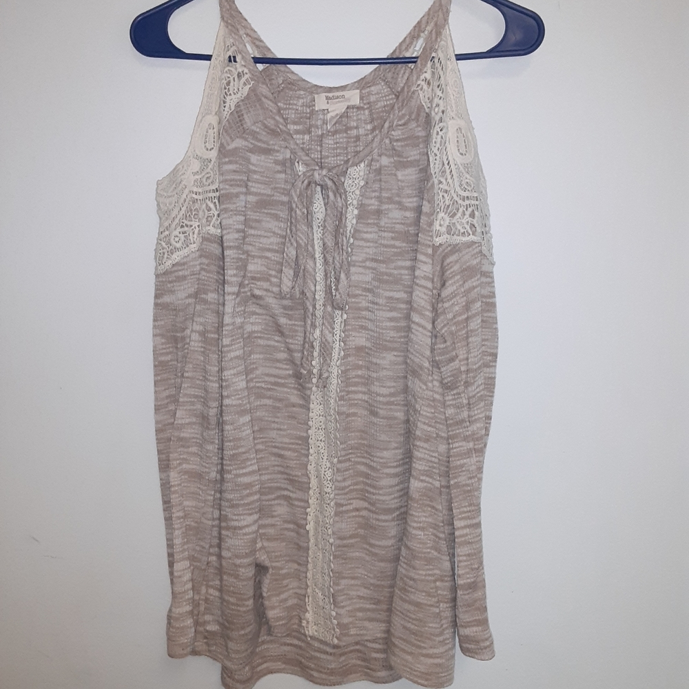 Womens cold shoulder top size L